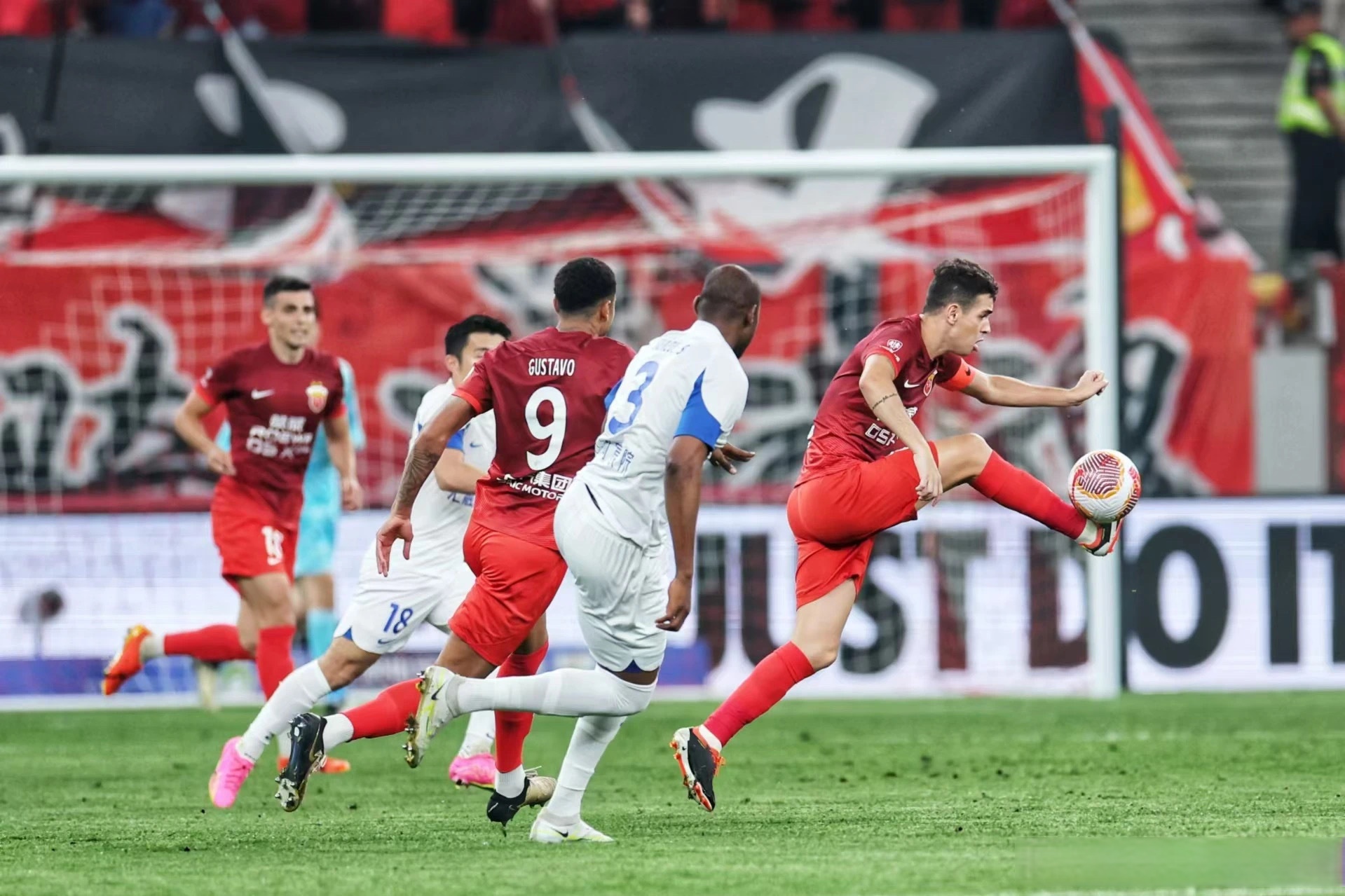 雷速体育比分直播-强队集结大胜连连，法甲联赛震撼体育界