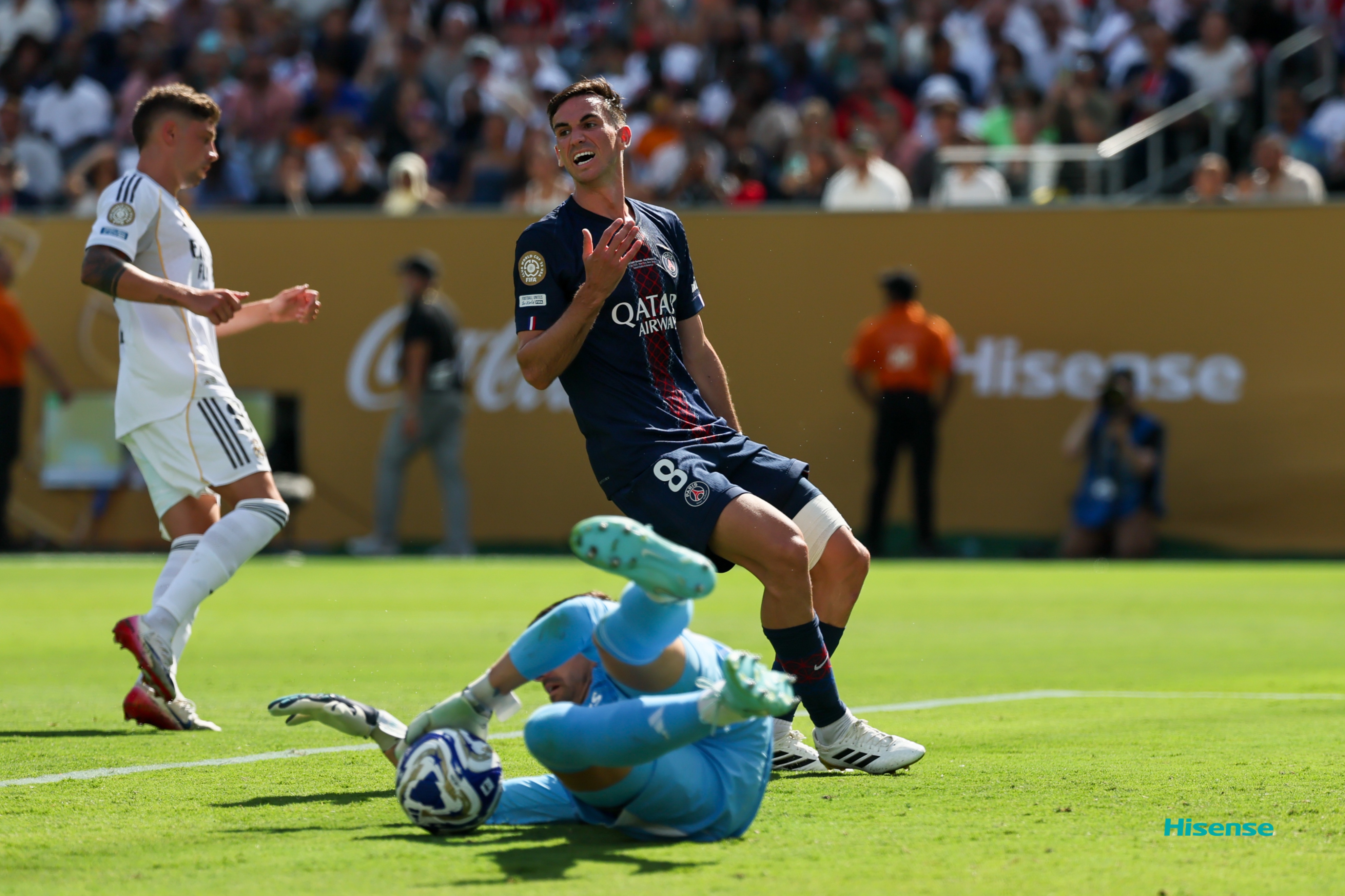 皇马多点开花,轻松战胜对手 皇马多点开花,轻松战胜对手