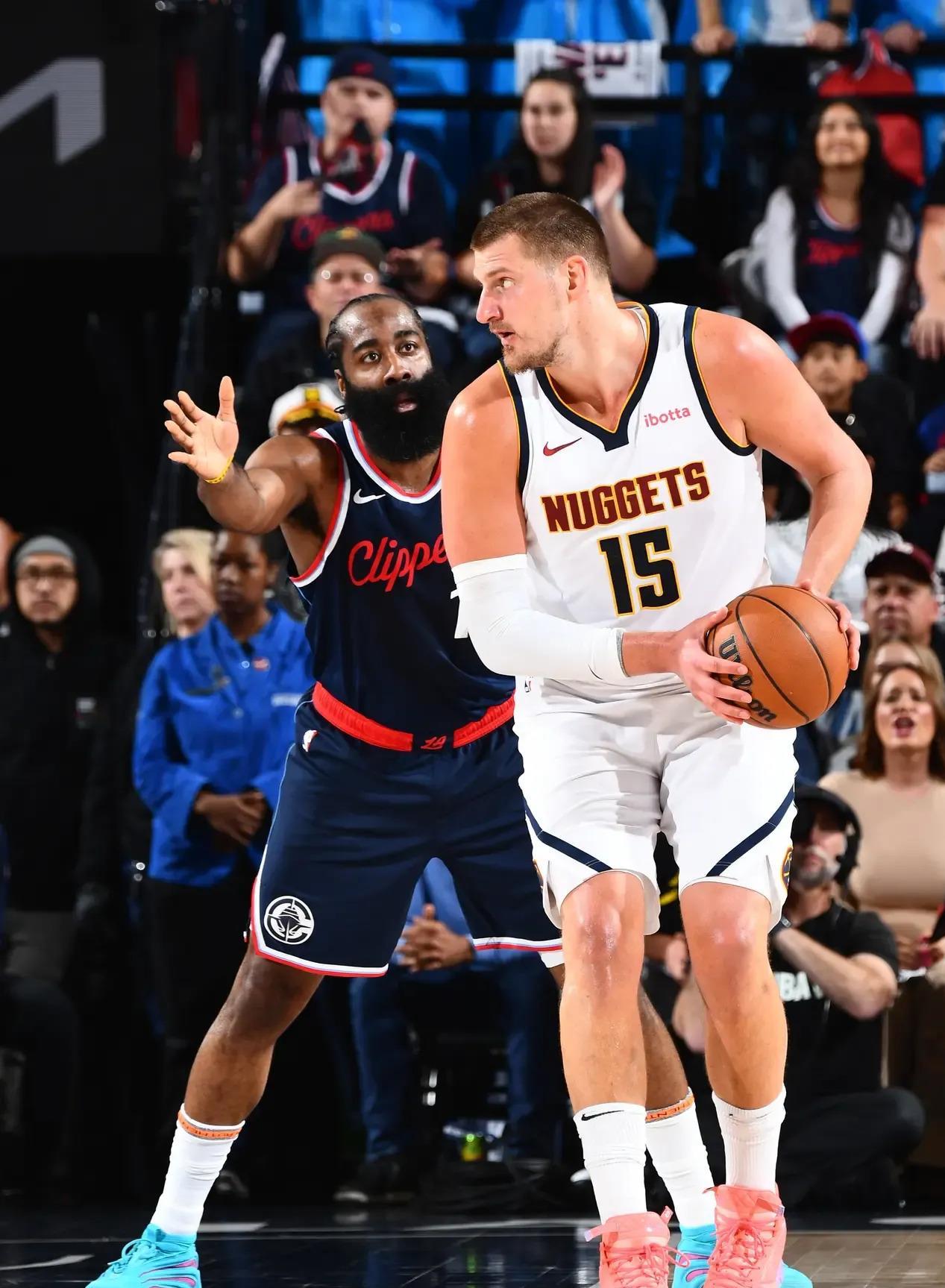 灰熊碾压篮网,约基奇刷新纪录 灰熊碾压篮网,约基奇刷新纪录