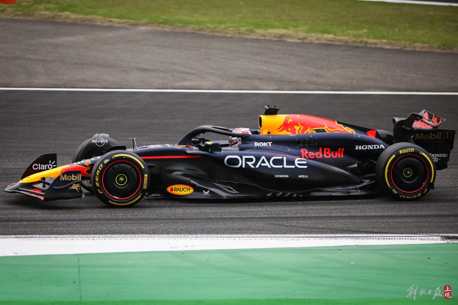 威廉姆斯横扫索伯车队，皮亚斯特里扛起全队