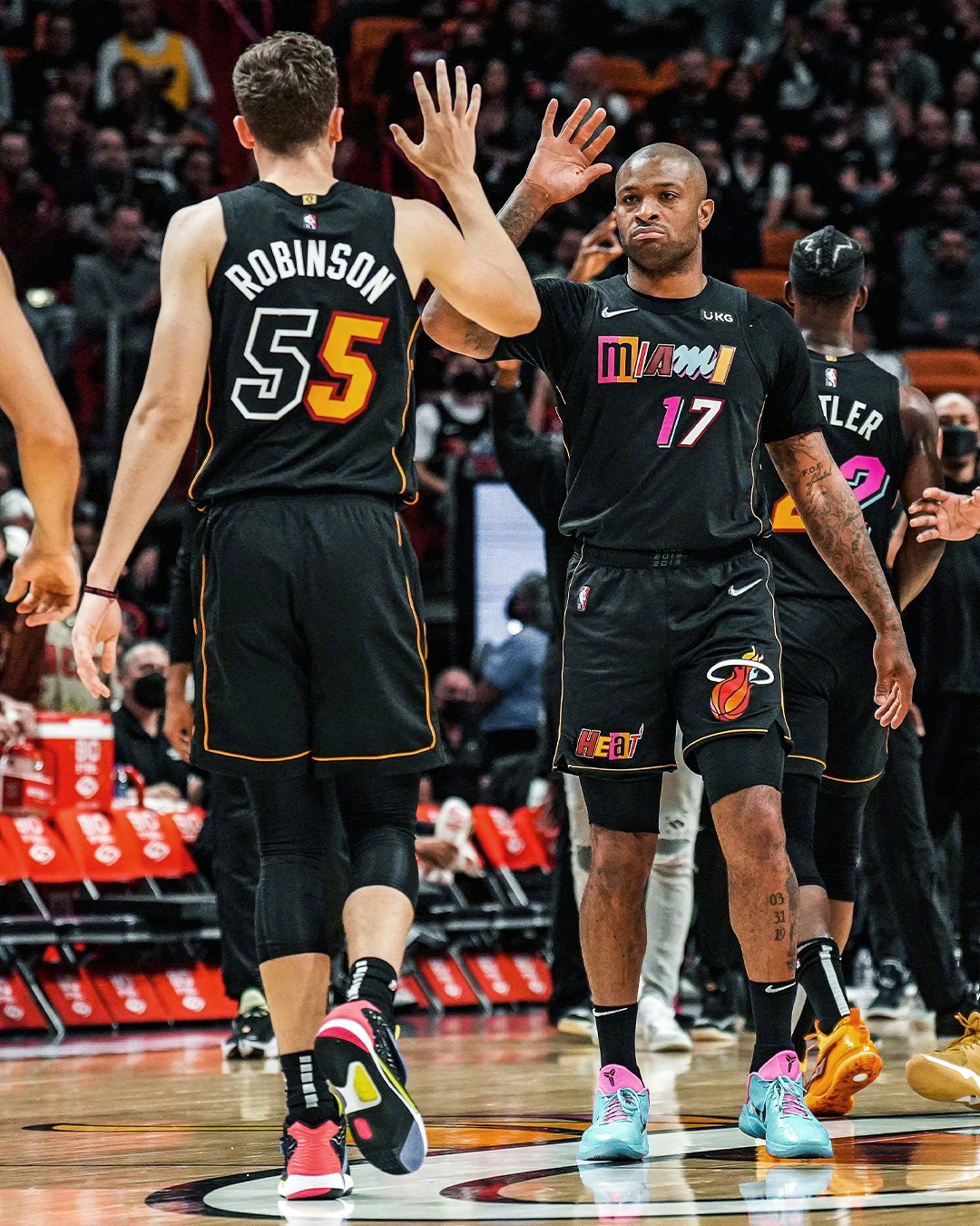 篮网B队鏖战湖人B队,克莱完成帽子戏法 篮网B队鏖战湖人B队,克莱完成帽子戏法