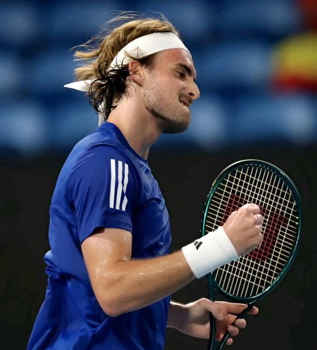 雷速APP-戴维斯杯险胜美网，西西帕斯惊艳四座