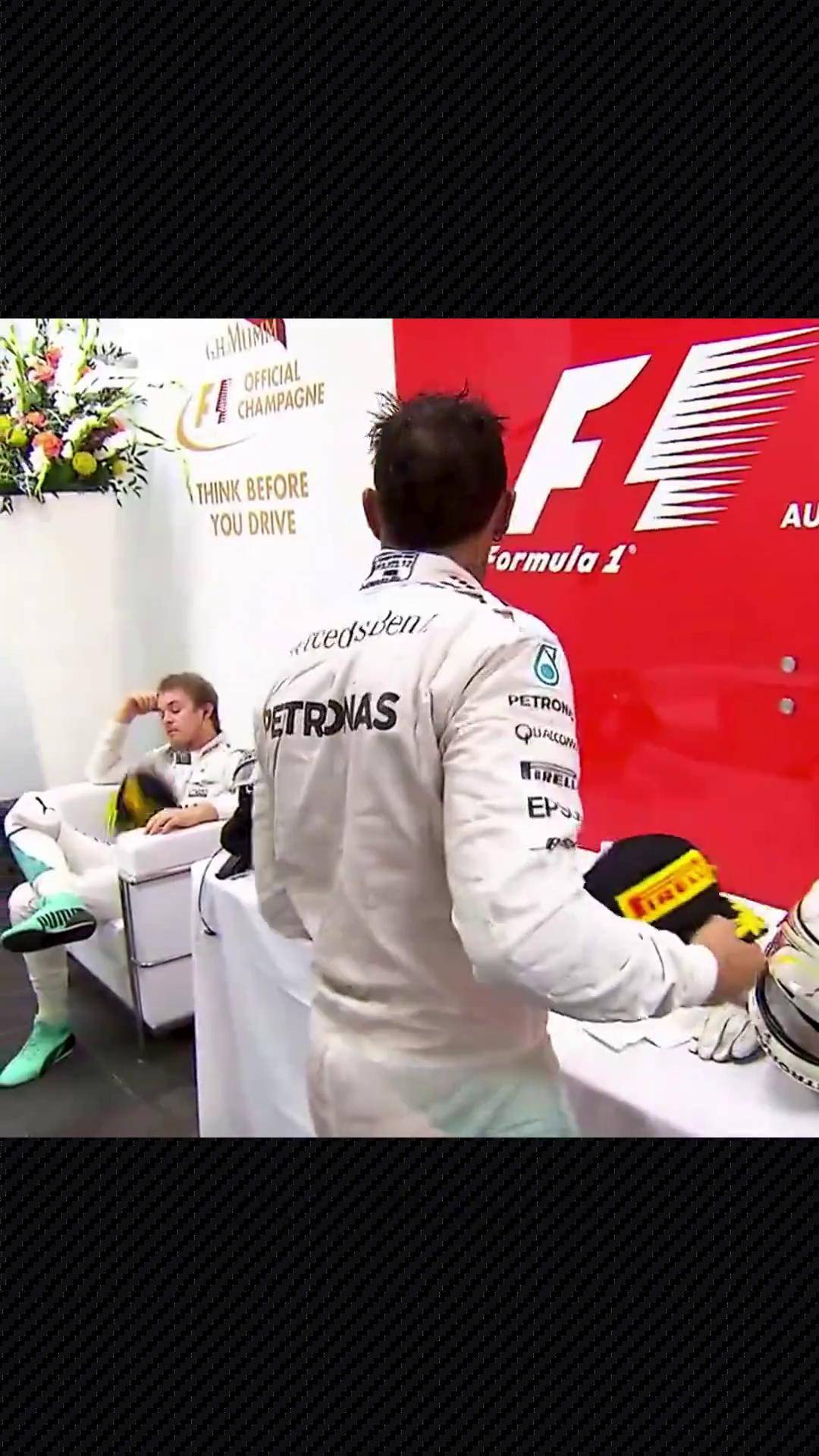 梅赛德斯碾压索伯车队，汉密尔顿点燃赛场