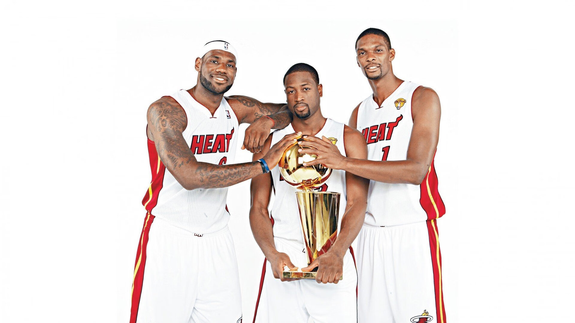 英超争冠之夜,迪亚斯持续制造杀伤,改写格局的锋线利刃