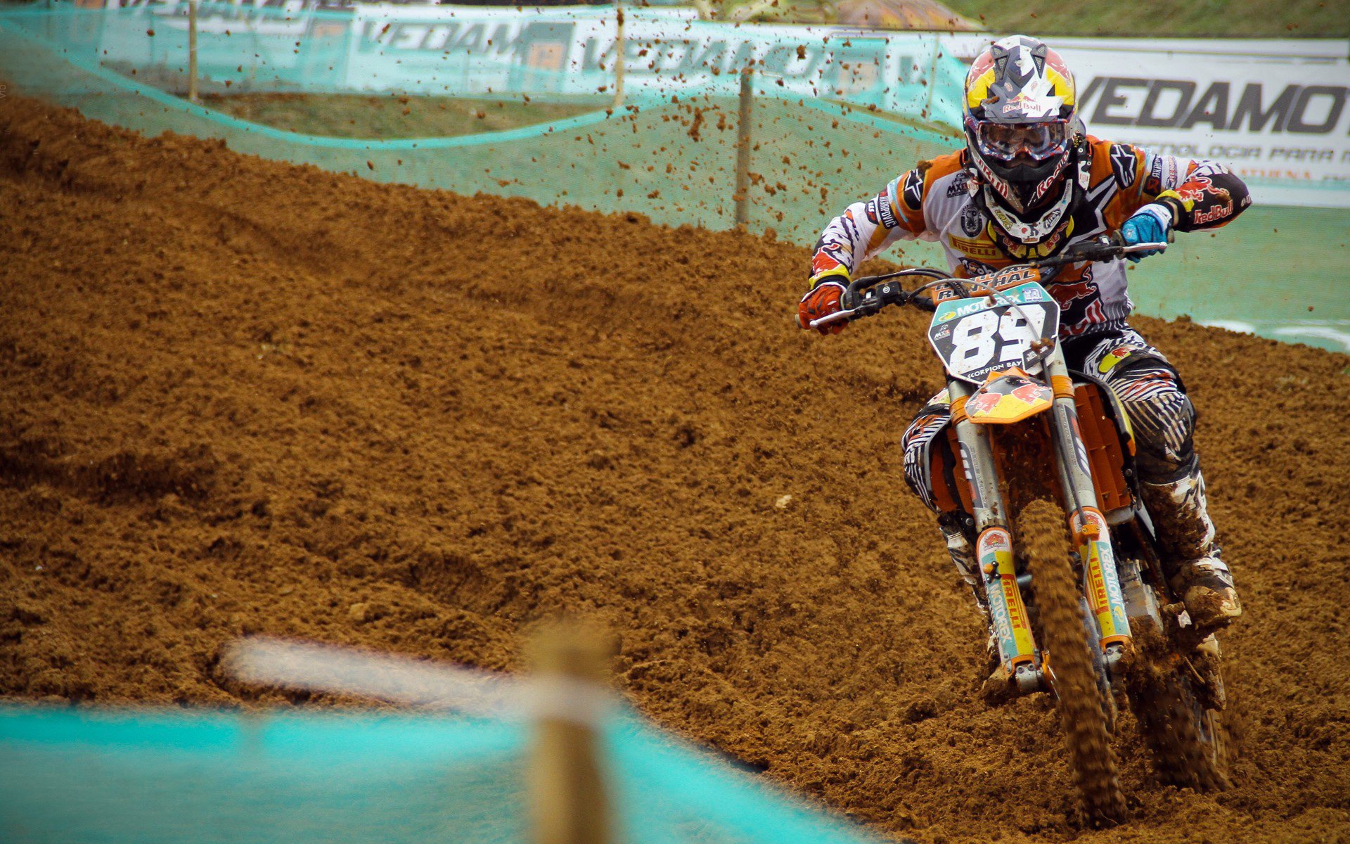 勒克莱尔状态火热驾驭跃马,法拉利策略与速度双重完胜梅赛德斯