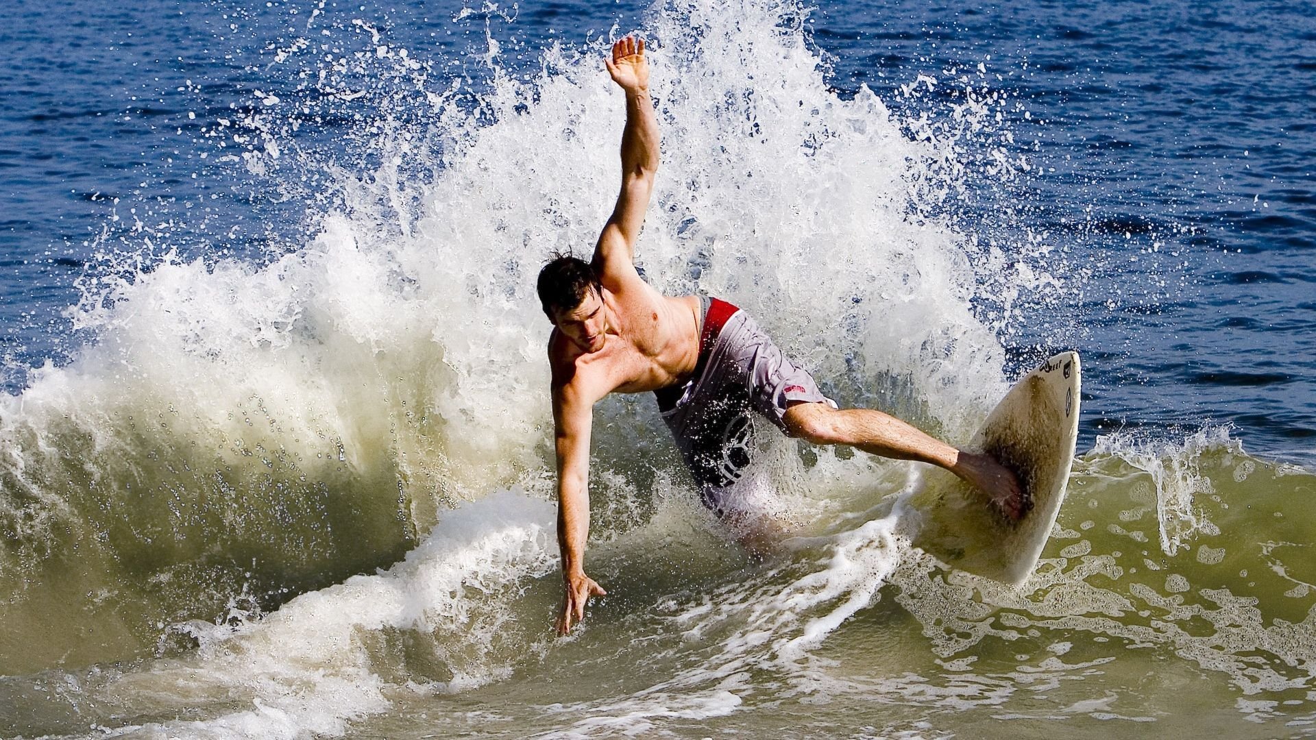 雷速足球直播平台-从塞维利亚到慕尼黑，萨内如何用比利时式翻盘点燃拜仁的逆袭基因
